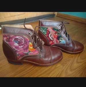 Women's leather boots